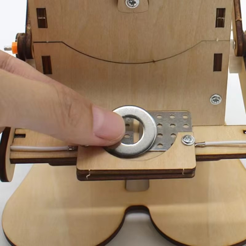 Robot Modello Mangia-Monete Fa - Science Diy Model recensione e prezzo